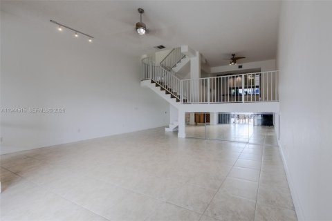 Снять в аренду таунхаус в Норт-Майами-Бич, Флорида 2 спальни, 174.66м2, № 2001068 - фото 9