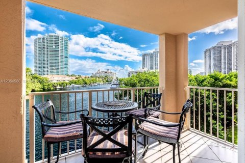 Condominio en Aventura, Florida, 2 dormitorios  № 2251097