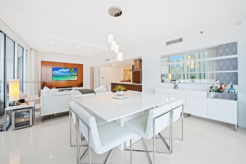 Copropriété à louer à Miami, Floride: 3 chambres, 173.73 m2 № 1922868 - photo 10