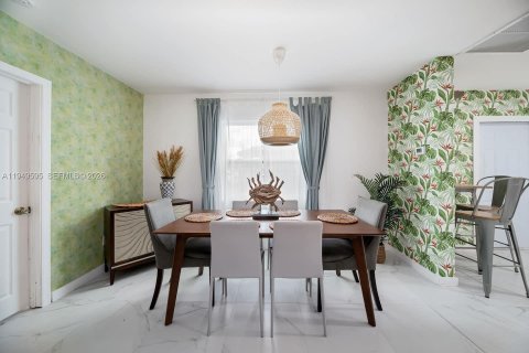 Villa ou maison à vendre à Miami, Floride: 3 chambres, 134.99 m2 № 2005254 - photo 4