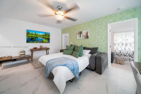 Villa ou maison à vendre à Miami, Floride: 3 chambres, 134.99 m2 № 2005254 - photo 15