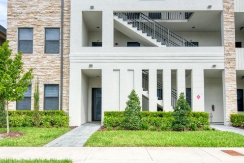 Condo à Doral, Floride, 2 chambres  № 2153122