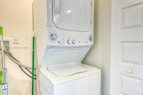 Купить кондоминиум в Дорал, Флорида 2 спальни, 99.59м2, № 2153122 - фото 12