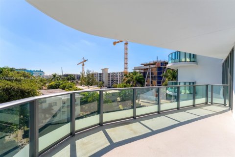 Купить кондоминиум в Бей-Харбор-Айлендс, Флорида 2 спальни, 126.9м2, № 1965163 - фото 21