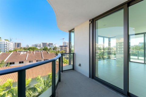 Купить кондоминиум в Бей-Харбор-Айлендс, Флорида 2 спальни, 126.9м2, № 1965163 - фото 24