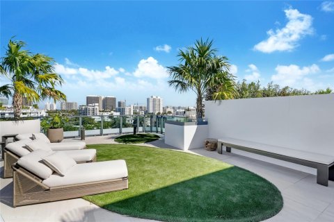 Купить кондоминиум в Бей-Харбор-Айлендс, Флорида 2 спальни, 126.9м2, № 1965163 - фото 28