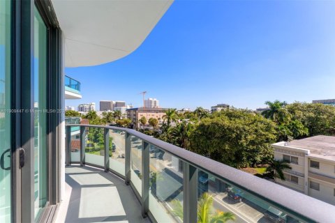 Купить кондоминиум в Бей-Харбор-Айлендс, Флорида 2 спальни, 126.9м2, № 1965163 - фото 22