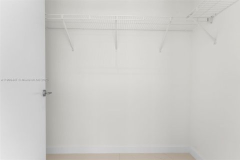 Купить кондоминиум в Бей-Харбор-Айлендс, Флорида 2 спальни, 126.9м2, № 1965163 - фото 20