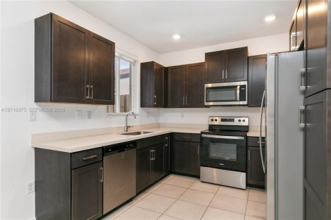 Adosado en venta en Homestead, Florida, 3 dormitorios, 120.96 m2 № 2426309 - foto 20