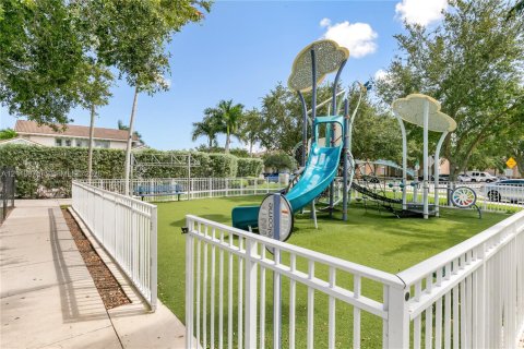 Adosado en venta en Homestead, Florida, 3 dormitorios, 120.96 m2 № 2426309 - foto 8