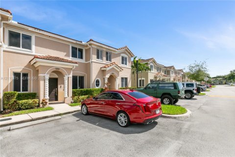 Adosado en venta en Homestead, Florida, 3 dormitorios, 120.96 m2 № 2426309 - foto 3