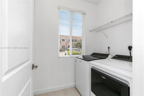 Adosado en venta en Homestead, Florida, 3 dormitorios, 120.96 m2 № 2426309 - foto 12