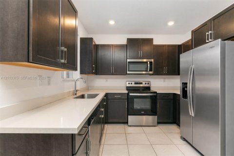Adosado en venta en Homestead, Florida, 3 dormitorios, 120.96 m2 № 2426309 - foto 18