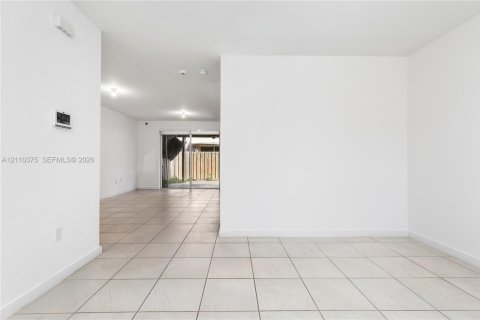 Adosado en venta en Homestead, Florida, 3 dormitorios, 120.96 m2 № 2426309 - foto 14