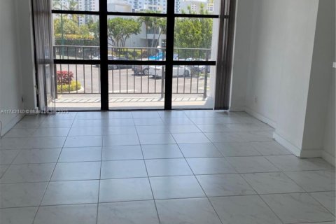 Copropriété à vendre à Hallandale Beach, Floride: 1 chambre, 85.01 m2 № 2013777 - photo 5