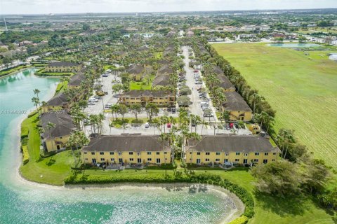 Снять в аренду кондоминиум в Хомстед, Флорида 2 спальни, 84.54м2, № 2057254 - фото 18