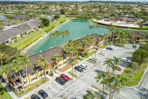 Снять в аренду кондоминиум в Хомстед, Флорида 2 спальни, 84.54м2, № 2057254 - фото 15