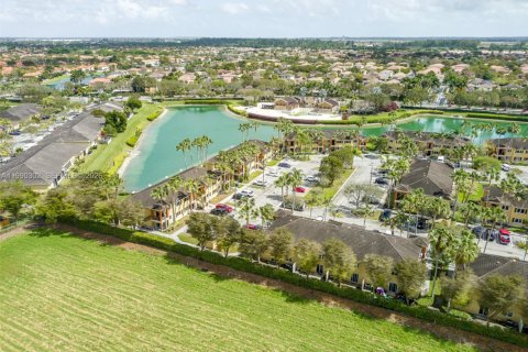 Снять в аренду кондоминиум в Хомстед, Флорида 2 спальни, 84.54м2, № 2057254 - фото 22