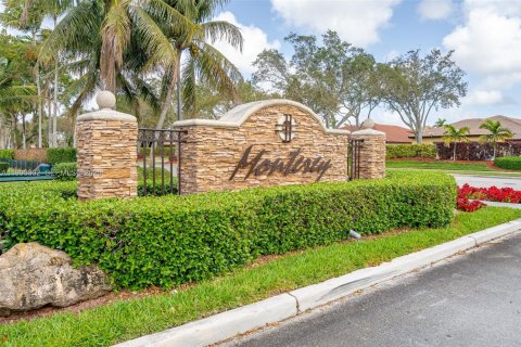 Снять в аренду кондоминиум в Хомстед, Флорида 2 спальни, 84.54м2, № 2057254 - фото 3