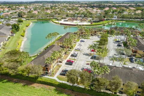 Снять в аренду кондоминиум в Хомстед, Флорида 2 спальни, 84.54м2, № 2057254 - фото 23