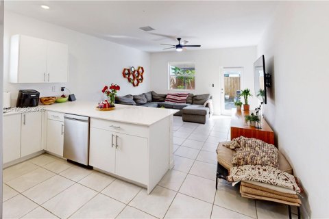 Купить виллу или дом в Хомстед, Флорида 4 спальни, 173.73м2, № 2005966 - фото 12