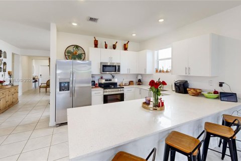 Купить виллу или дом в Хомстед, Флорида 4 спальни, 173.73м2, № 2005966 - фото 11