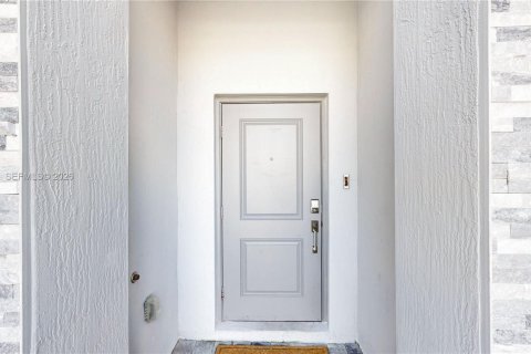 Купить виллу или дом в Хомстед, Флорида 4 спальни, 173.73м2, № 2005966 - фото 3