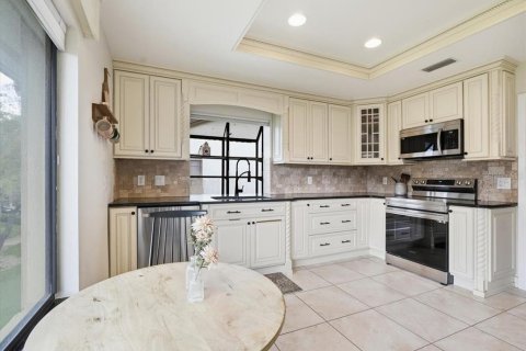 Condo in Safety Harbor, Florida, 2 bedrooms  № 2342578 - photo 12