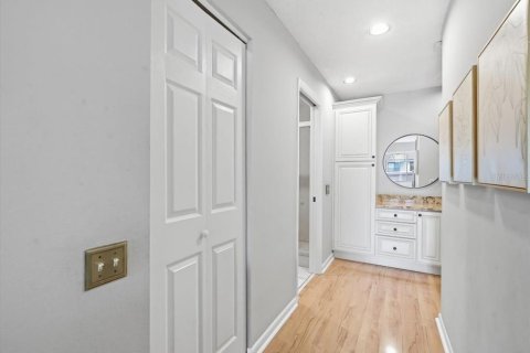Condo in Safety Harbor, Florida, 2 bedrooms  № 2342578 - photo 4