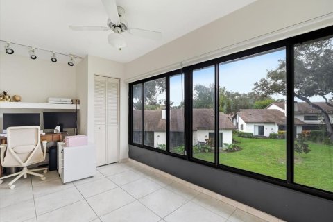 Condo in Safety Harbor, Florida, 2 bedrooms  № 2342578 - photo 27