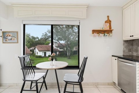 Condo in Safety Harbor, Florida, 2 bedrooms  № 2342578 - photo 11