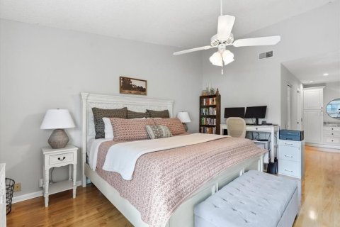 Condo in Safety Harbor, Florida, 2 bedrooms  № 2342578 - photo 30