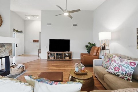 Condo in Safety Harbor, Florida, 2 bedrooms  № 2342578 - photo 24