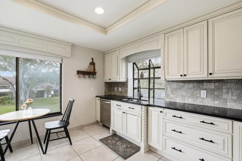 Condo in Safety Harbor, Florida, 2 bedrooms  № 2342578 - photo 14