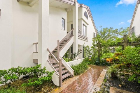 Condo in Safety Harbor, Florida, 2 bedrooms  № 2342578 - photo 2