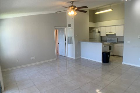 Copropriété à louer à Orlando, Floride: 2 chambres, 81.2 m2 № 2424338 - photo 2