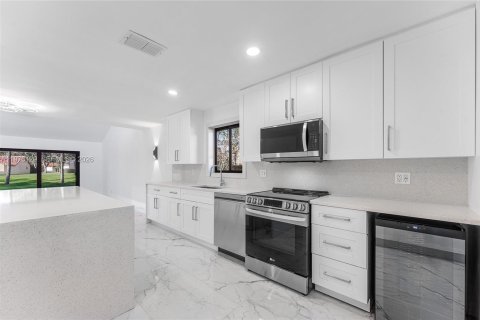 Casa en venta en Deerfield Beach, Florida, 2 dormitorios, 140.93 m2 № 2033224 - foto 16