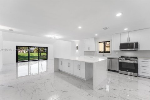 Casa en venta en Deerfield Beach, Florida, 2 dormitorios, 140.93 m2 № 2033224 - foto 9