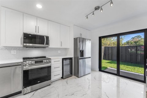 Casa en venta en Deerfield Beach, Florida, 2 dormitorios, 140.93 m2 № 2033224 - foto 13