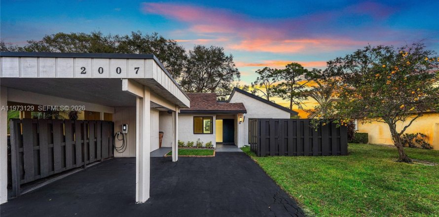 Casa en Deerfield Beach, Florida 2 dormitorios, 140.93 m2 № 2033224