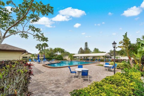 House in Royal Palm Beach, Florida 2 bedrooms, 120.31 sq.m. № 1044139 - photo 1