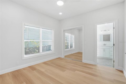House in Tampa, Florida 3 bedrooms, 117.06 sq.m. № 2096842 - photo 18