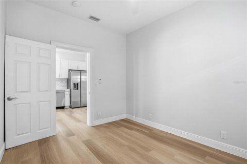 House in Tampa, Florida 3 bedrooms, 117.06 sq.m. № 2096842 - photo 26