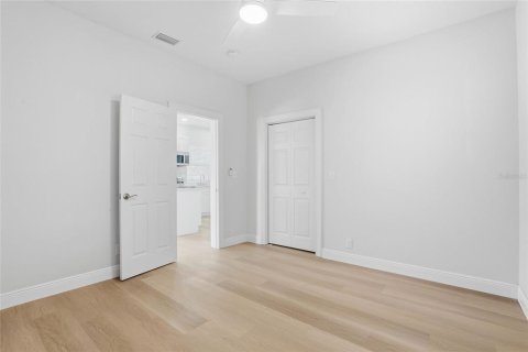House in Tampa, Florida 3 bedrooms, 117.06 sq.m. № 2096842 - photo 24