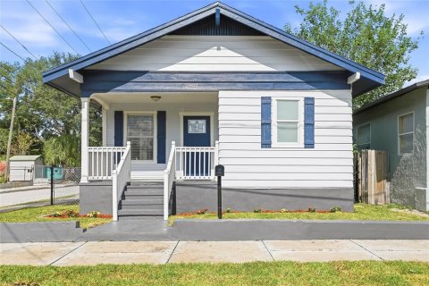 House in Tampa, Florida 3 bedrooms, 117.06 sq.m. № 2096842