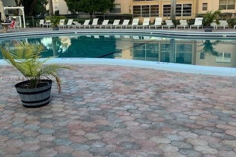 Condominio en venta en Lauderdale Lakes, Florida, 2 dormitorios, 80.36 m2 № 1996411 - foto 9