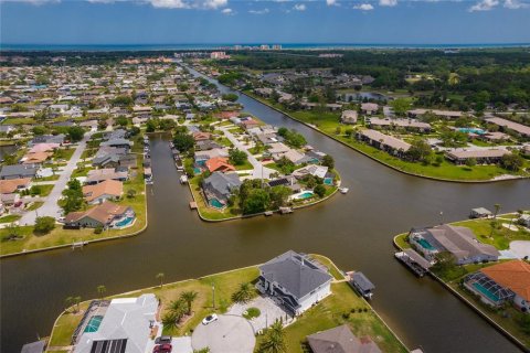Casa en venta en Palm Coast, Florida, 6 dormitorios, 379.41 m2 № 1635113 - foto 5