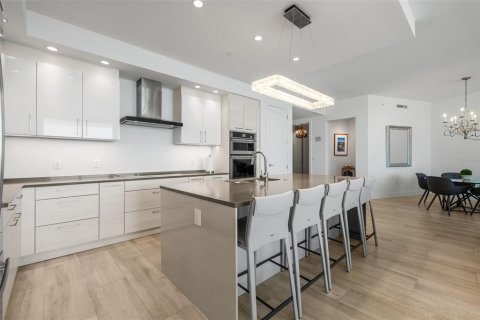 Купить кондоминиум в Сарасота, Флорида 6 комнат, 189.52м2, № 2098370 - фото 15