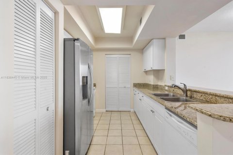 Condominio en venta en Aventura, Florida, 2 dormitorios, 109.16 m2 № 1820035 - foto 16