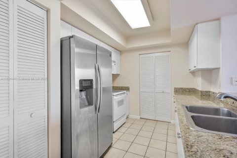 Condominio en venta en Aventura, Florida, 2 dormitorios, 109.16 m2 № 1820035 - foto 19
